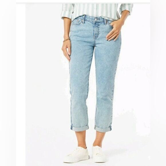Denizen from Levi's Denim - Denizen Levi's Light Mid-Rise Cropped Boyfriend Light Blue Jeans Women’s Size 33